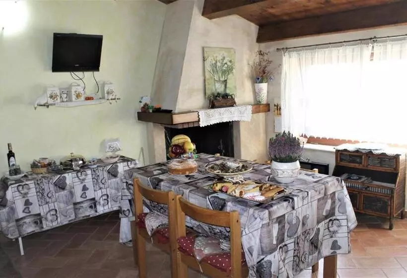 ベッドアンドブレックファースト Medieval Village Of Pacentro
