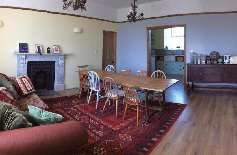 مبيت وإفطار Treganoon House, Lanlivery