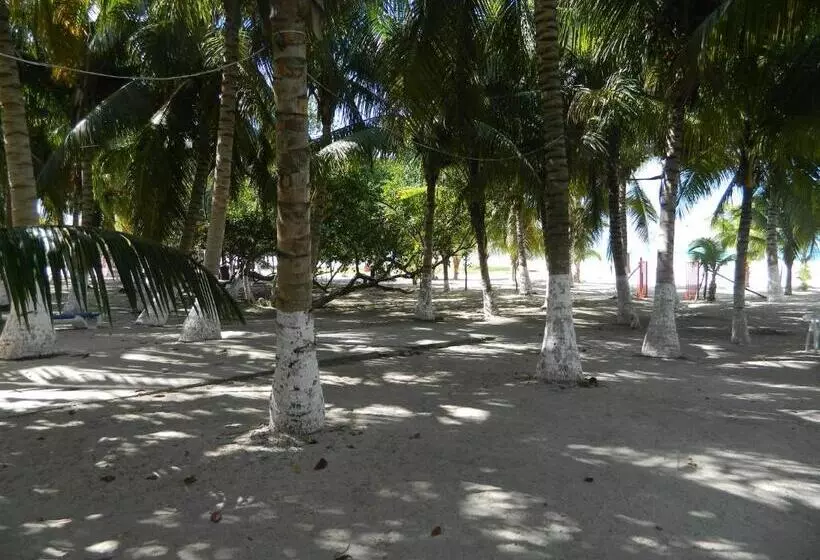 Hotelli Cabañas Camping Ria Celestun