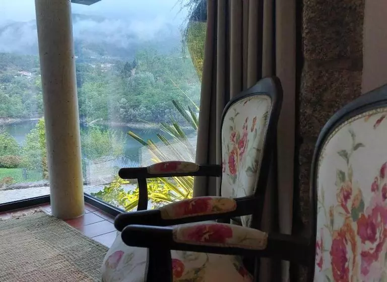 ホテル Casa Do Penedo   Quinta De Fundevilla