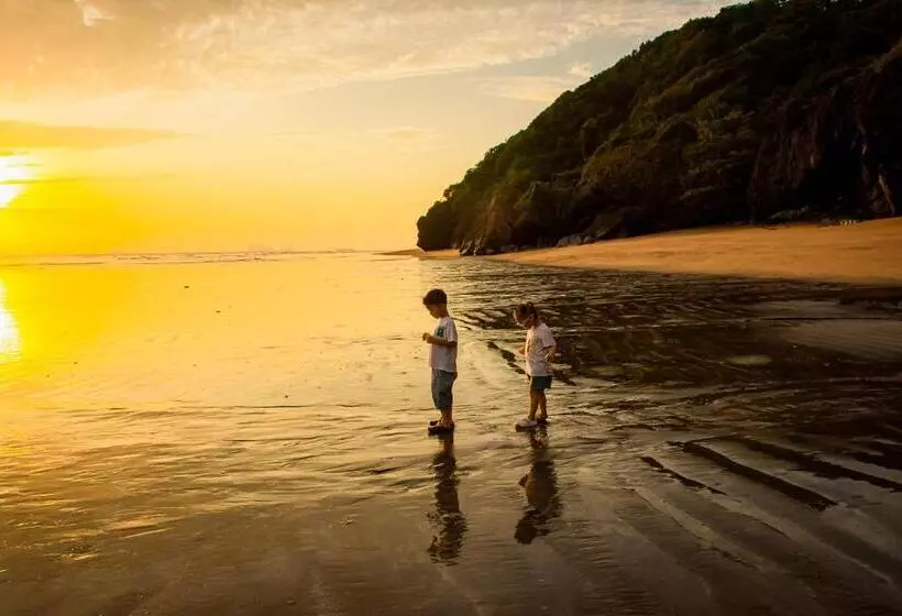 Pak Nam Resort