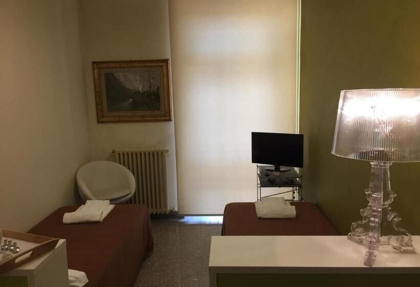 پانسیون Bergamo Center Rooms