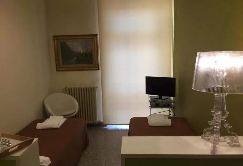 پانسیون Bergamo Center Rooms