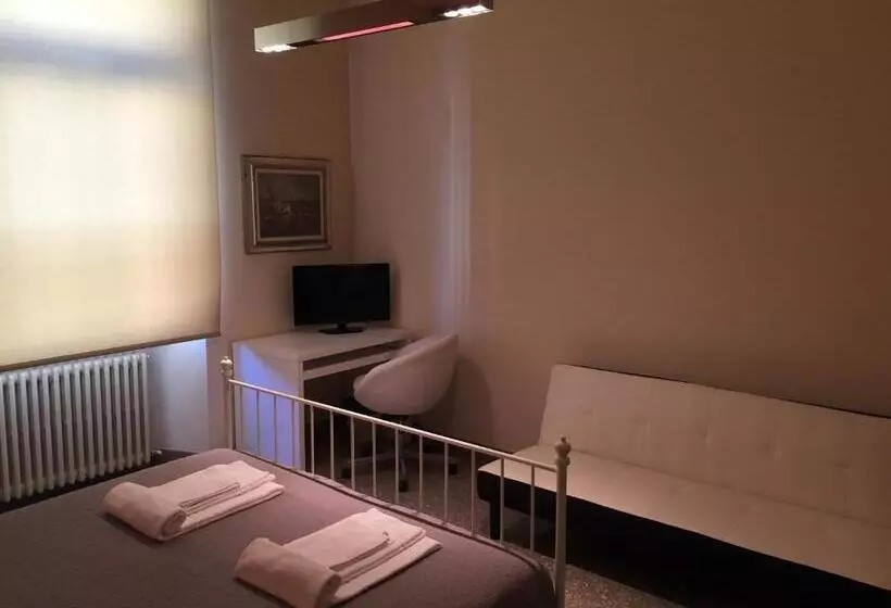 پانسیون Bergamo Center Rooms