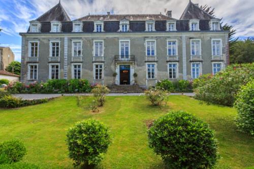 ペンション Chateau D Estrac