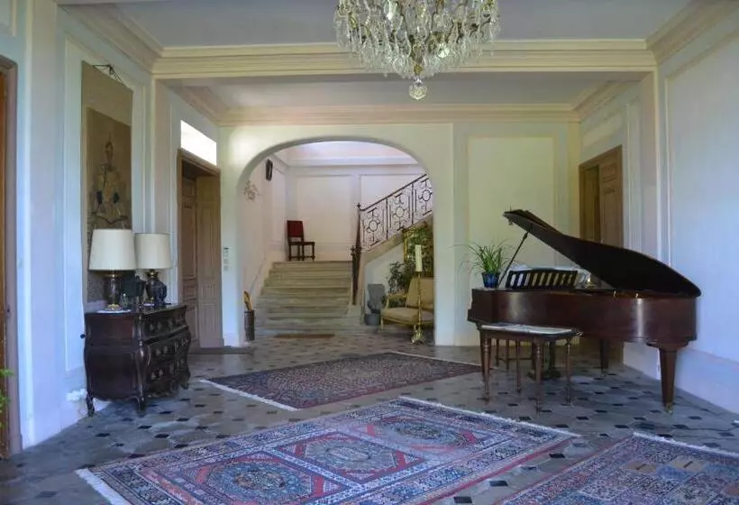 Majatalo Chateau D Estrac