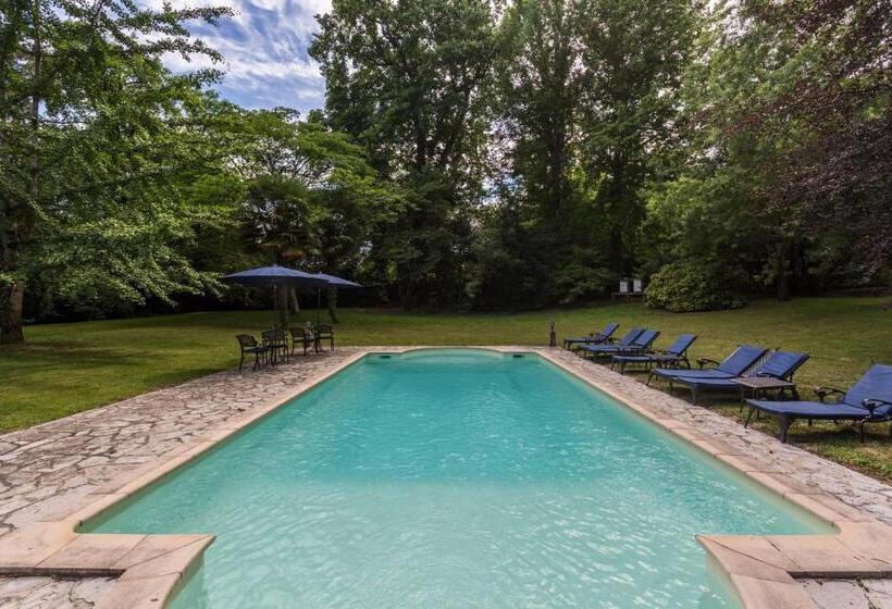 ペンション Chateau D Estrac