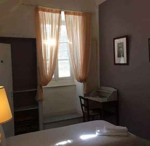 Majatalo Chateau D Estrac