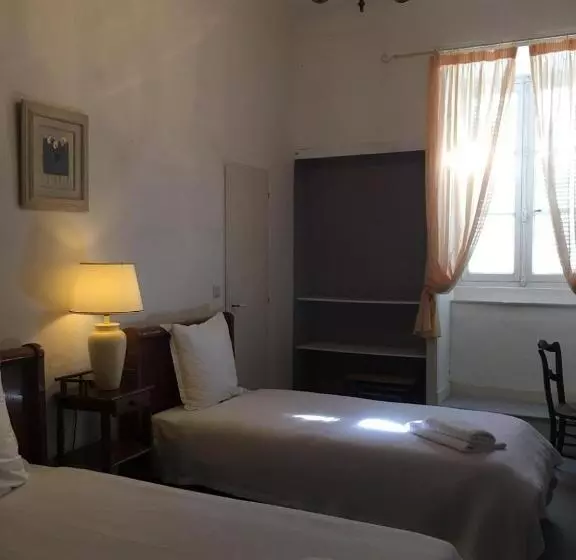 Majatalo Chateau D Estrac