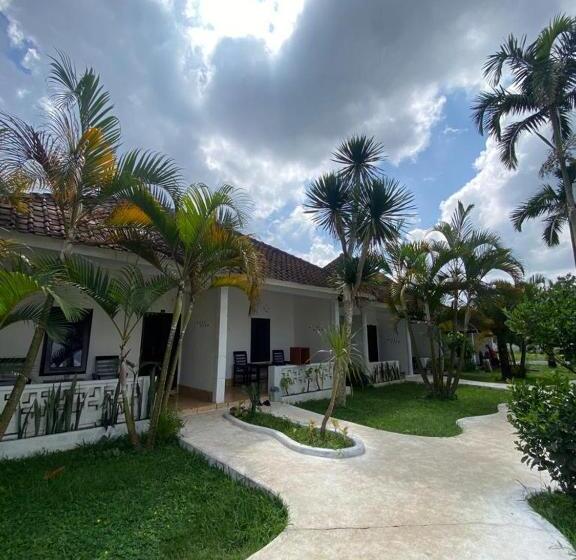 Пансион Pondok Tetebatu Cottages And Cafe