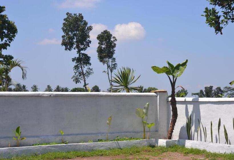 Пансион Pondok Tetebatu Cottages And Cafe