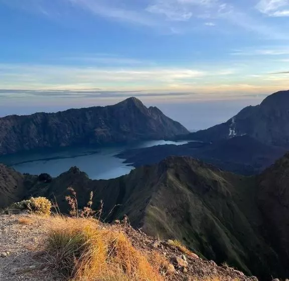 ペンション Pondok Tetebatu Cottages And Cafe