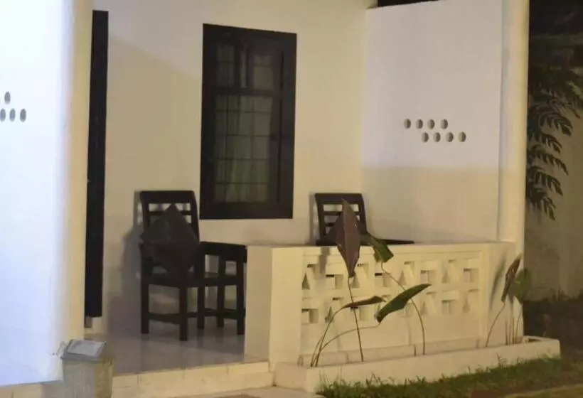 ペンション Pondok Tetebatu Cottages And Cafe