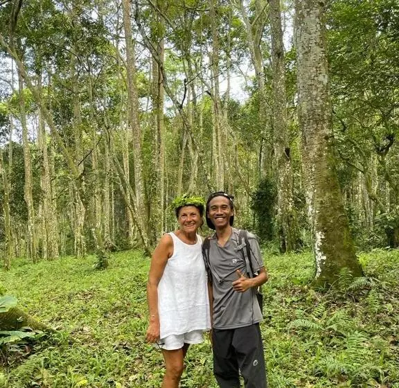 ペンション Pondok Tetebatu Cottages And Cafe