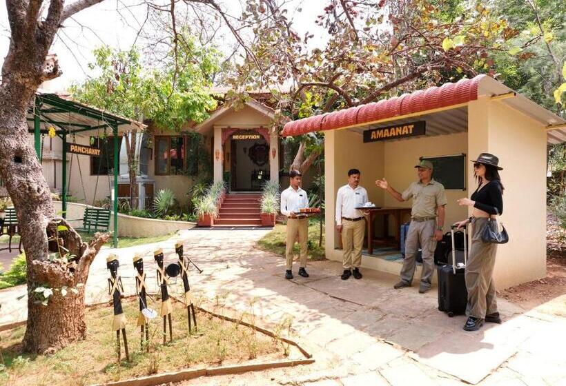 منتجع Tathastu Kanha