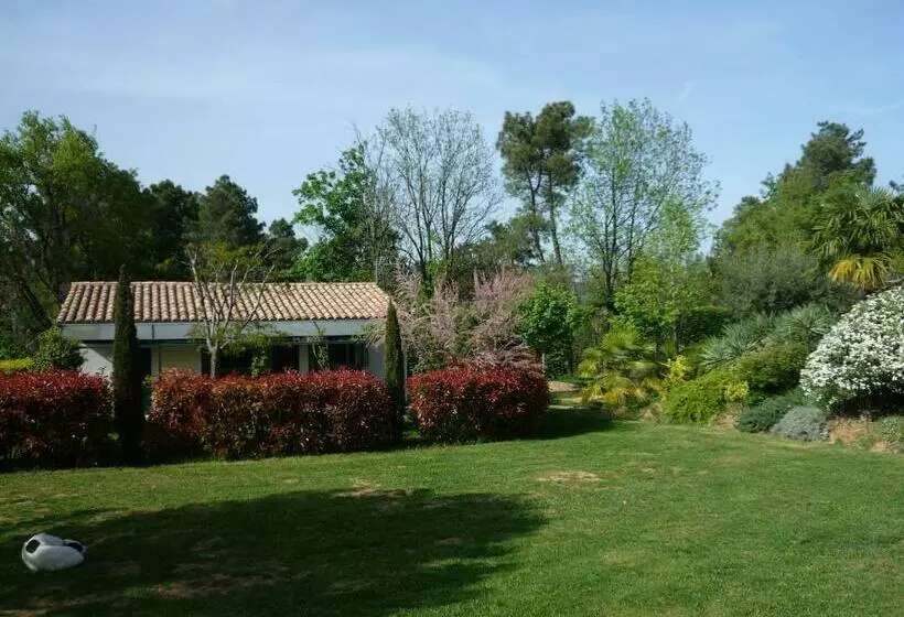 Aamiaismajoitus (B&B) Domaine Du Planas Ailhon Ardeche