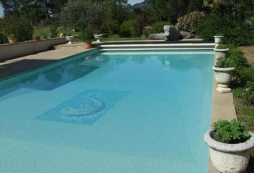Aamiaismajoitus (B&B) Domaine Du Planas Ailhon Ardeche