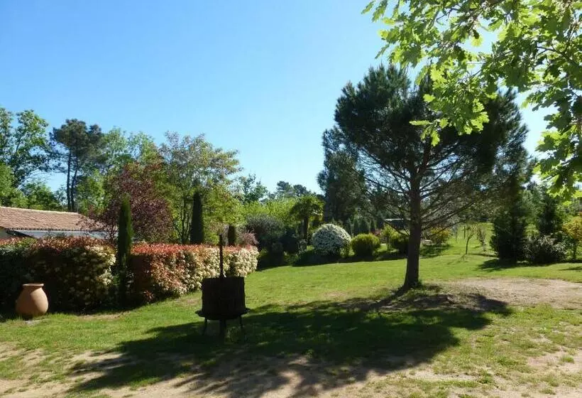 Aamiaismajoitus (B&B) Domaine Du Planas Ailhon Ardeche