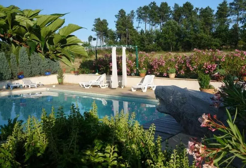 Aamiaismajoitus (B&B) Domaine Du Planas Ailhon Ardeche