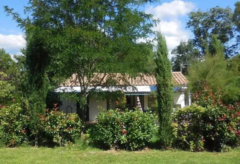 Aamiaismajoitus (B&B) Domaine Du Planas Ailhon Ardeche