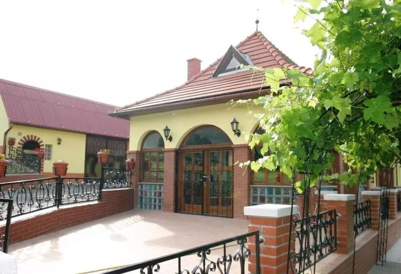 ペンション Villa Teleki