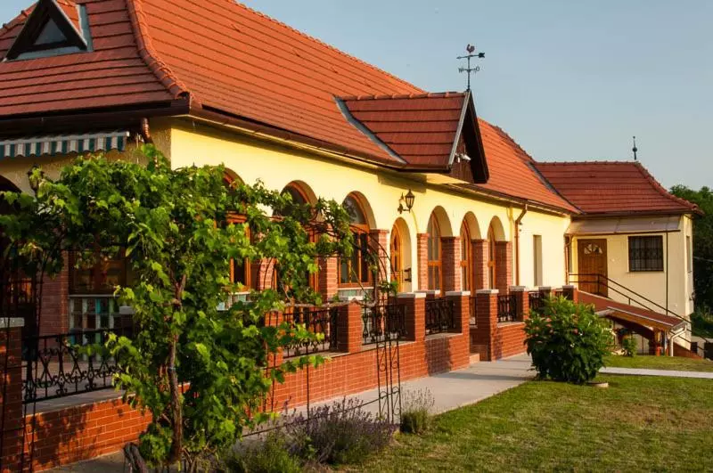ペンション Villa Teleki