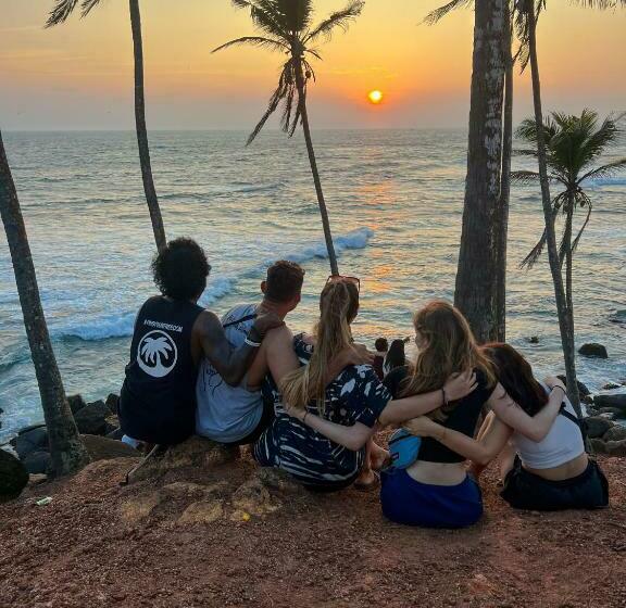 Yoyo Surf Hostel Ahangama