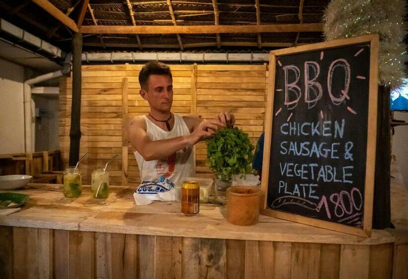 Yoyo Surf Hostel Ahangama