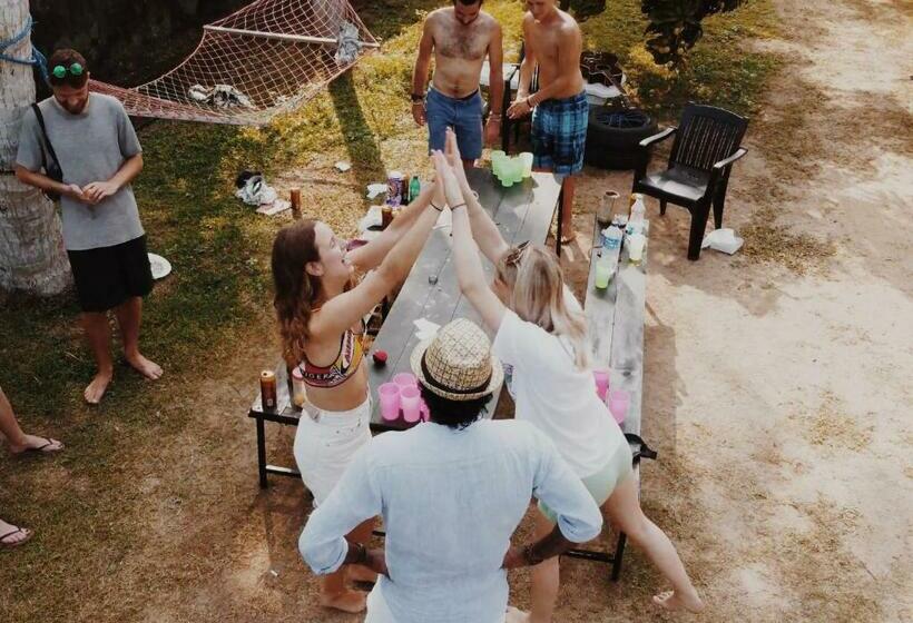 Yoyo Surf Hostel Ahangama