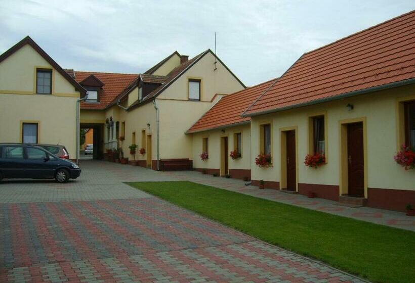 Bed and Breakfast Szűts Panzió