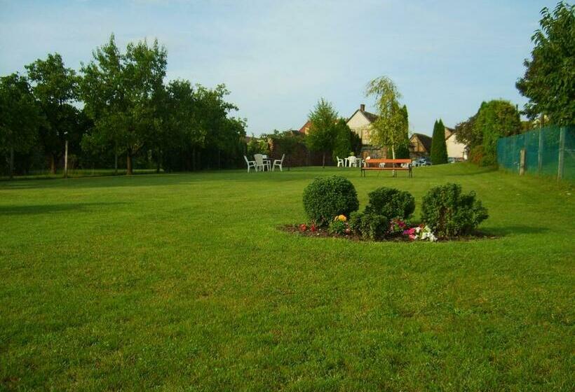 Bed and Breakfast Szűts Panzió