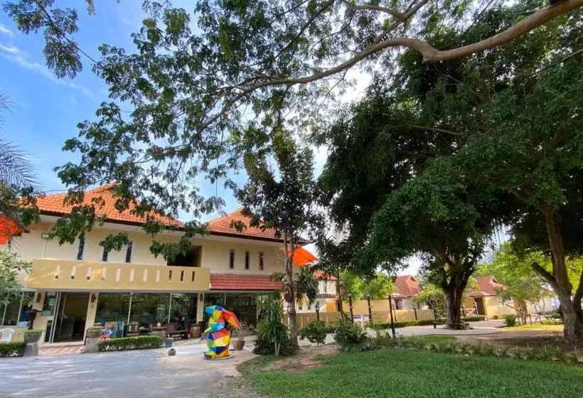 Chanchaolao Beach Resort