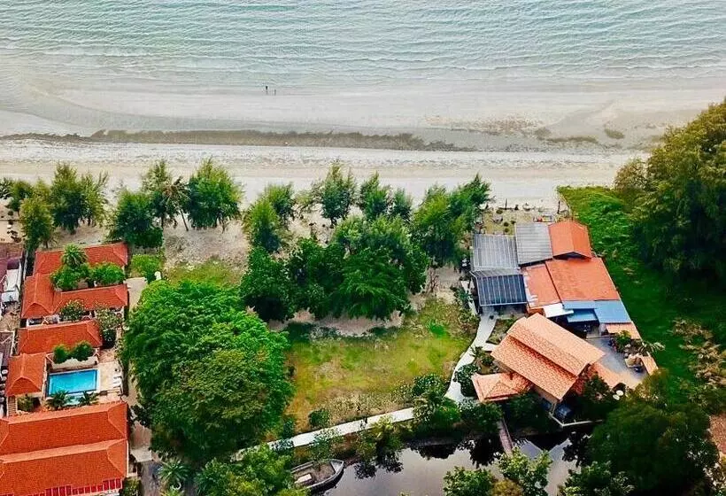 Chanchaolao Beach Resort