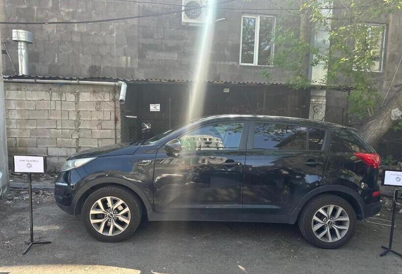 هتل Tigran Mets Yerevan