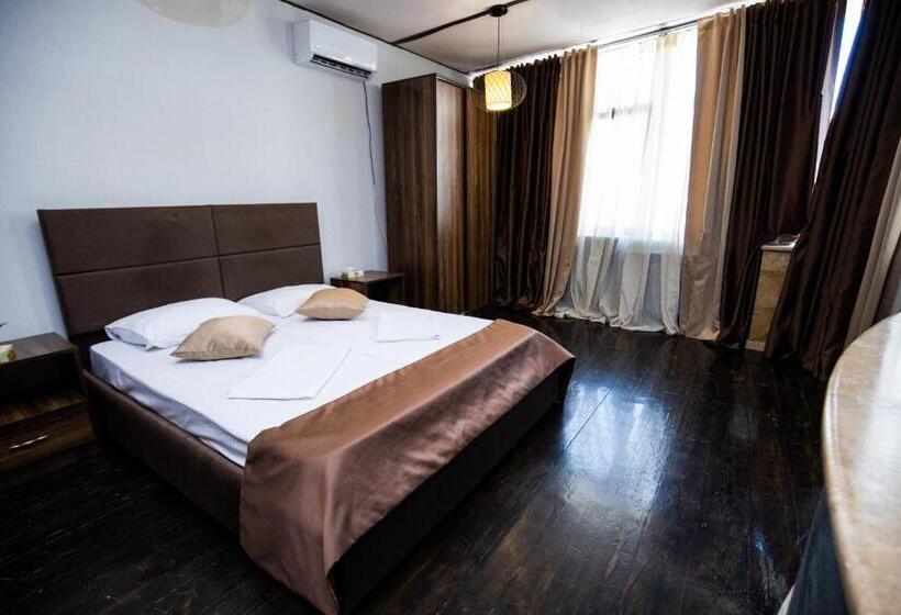 هتل Tigran Mets Yerevan