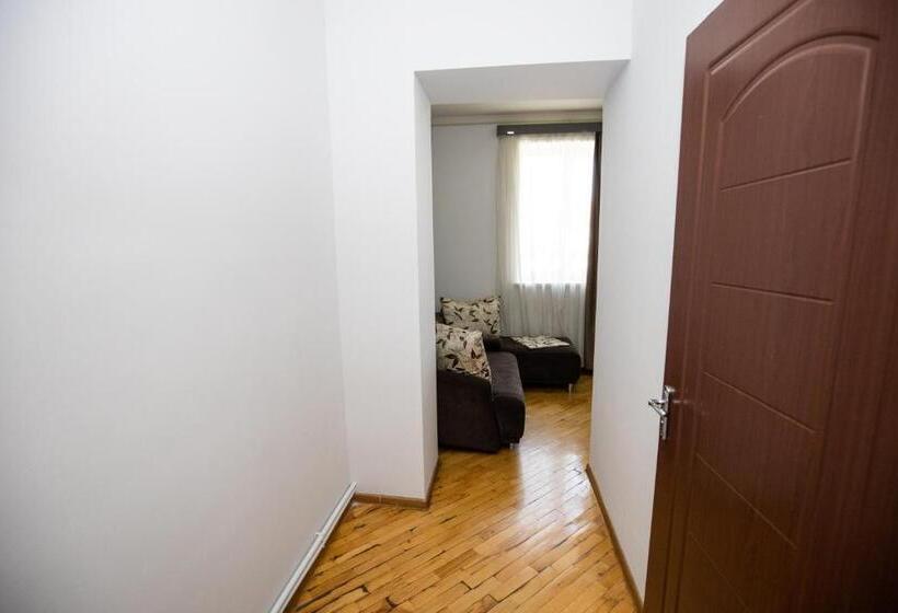 هتل Tigran Mets Yerevan