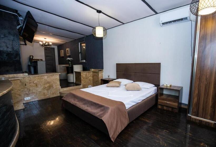 هتل Tigran Mets Yerevan