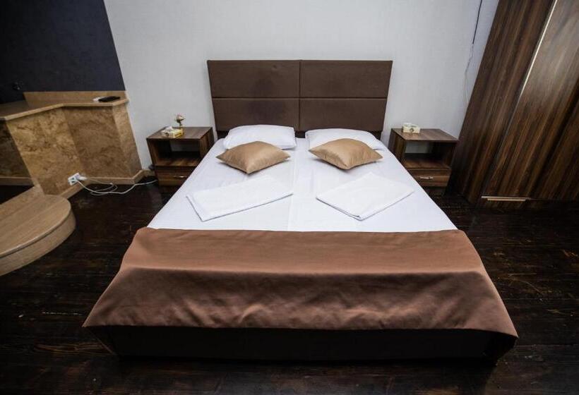 هتل Tigran Mets Yerevan