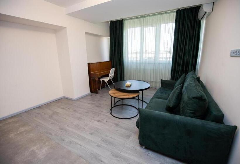 هتل Tigran Mets Yerevan