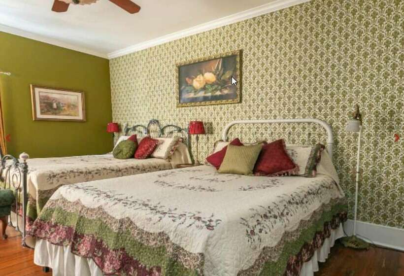 هتل Adams League Historic Inn