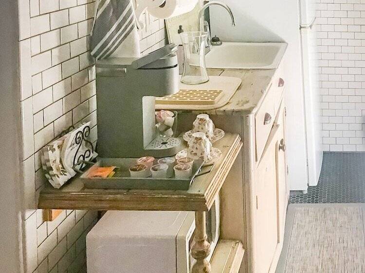 هتل Adams League Historic Inn