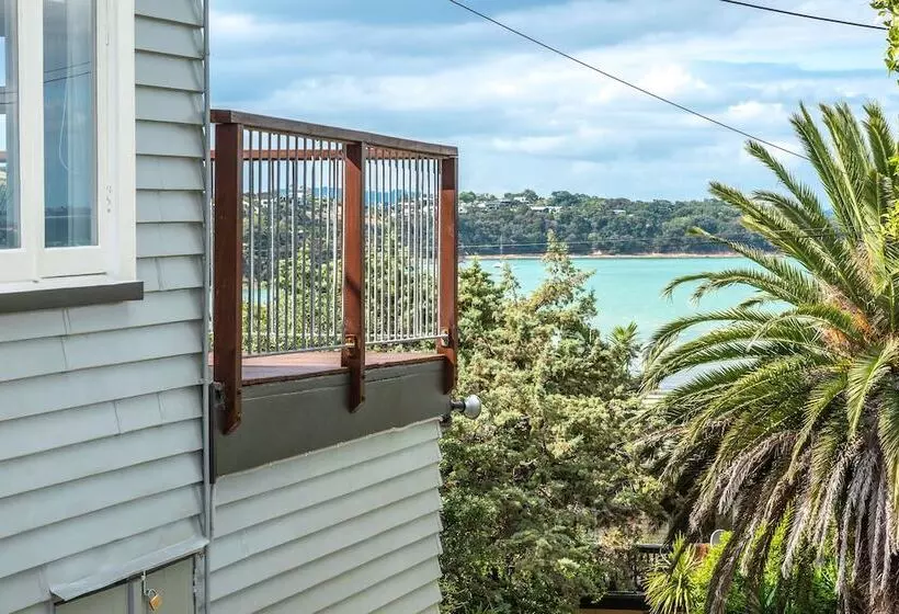 Hotelli Moana Cottage