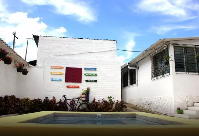 ホテル Nahui Hostal
