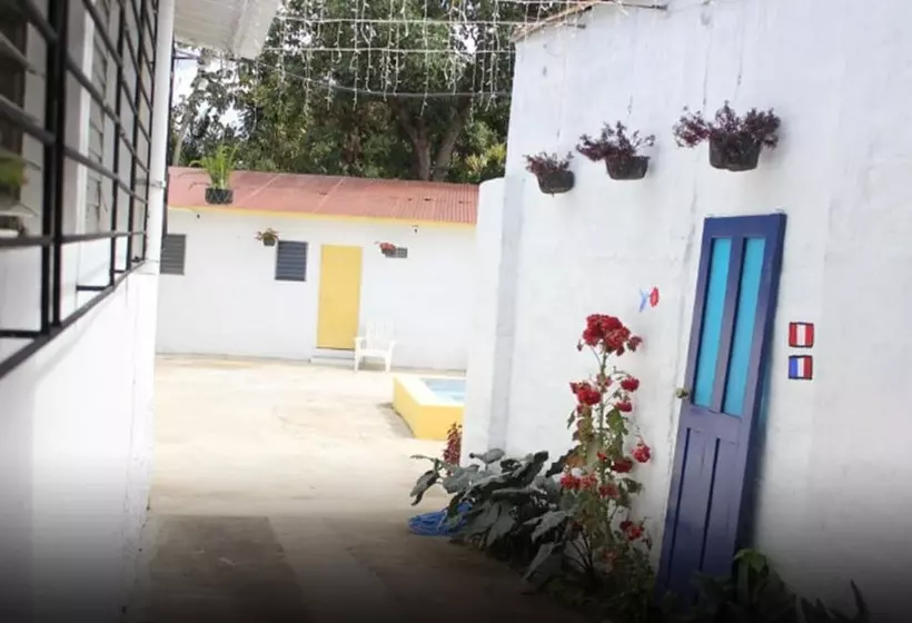 ホテル Nahui Hostal
