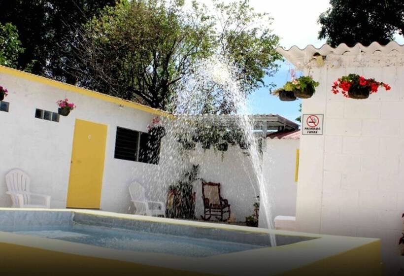 בית מלון כפרי Nahui Hostal