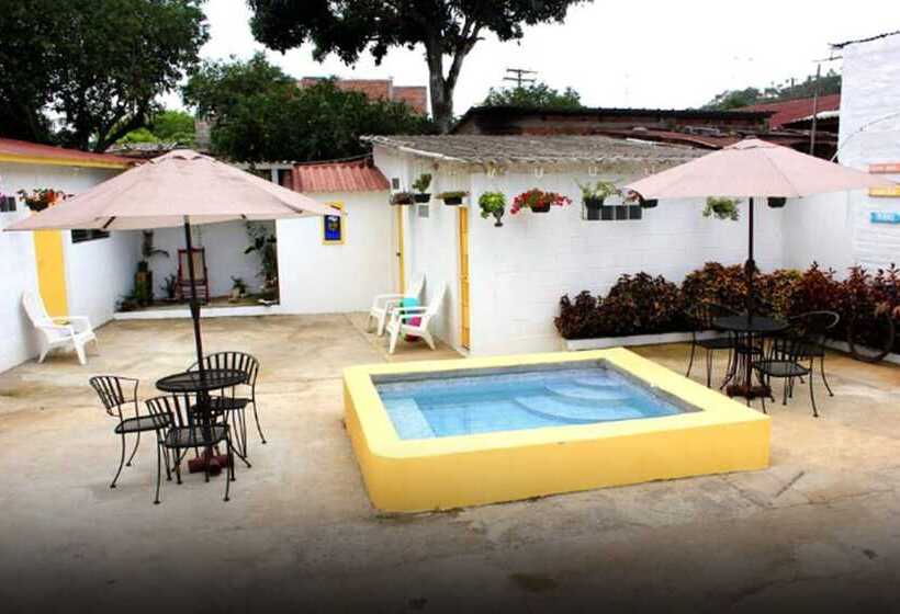 בית מלון כפרי Nahui Hostal