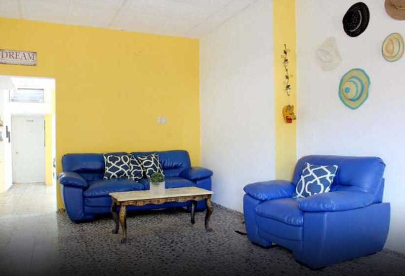 בית מלון כפרי Nahui Hostal