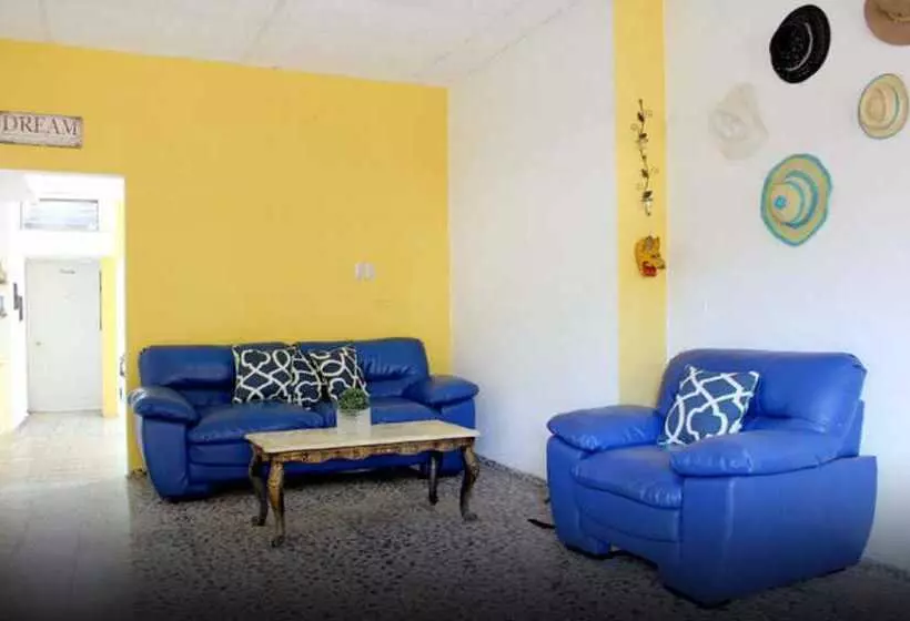 ホテル Nahui Hostal