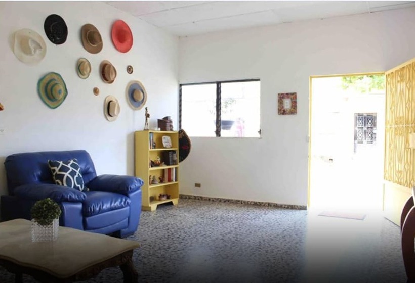 בית מלון כפרי Nahui Hostal