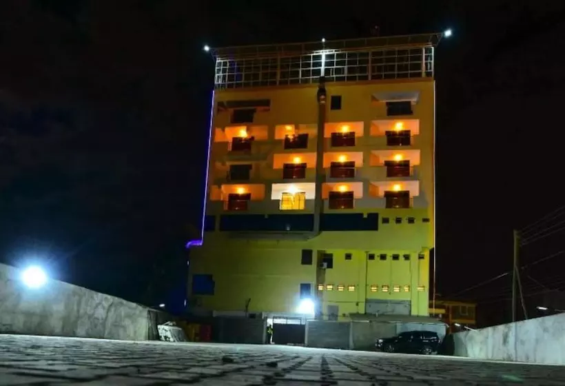 هتل Deuts Four Seasons